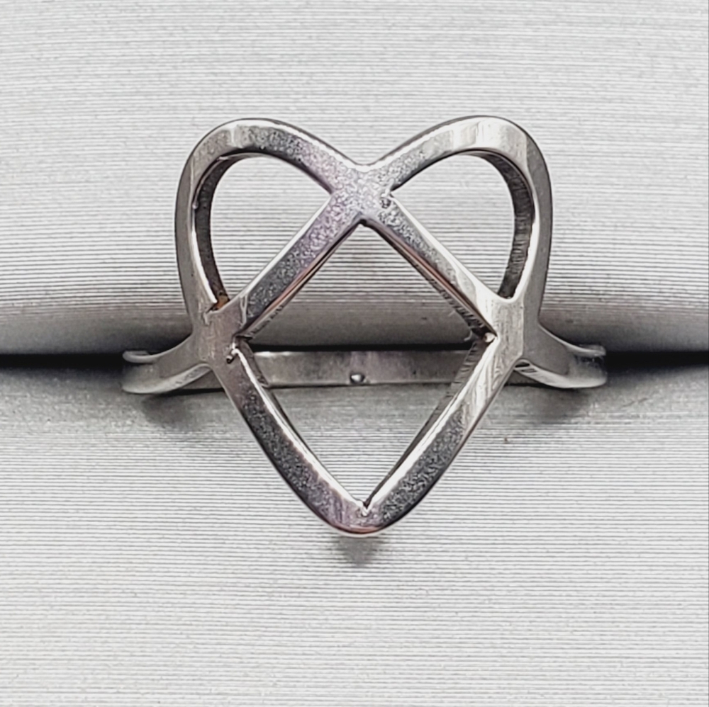 Silver Tone Open Heart Ring — Minimalist Romance & Modern Elegance